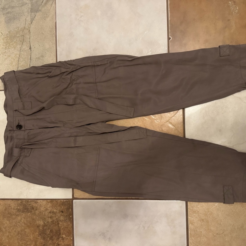 Banana Republic Women's Cargo Pants in Brown